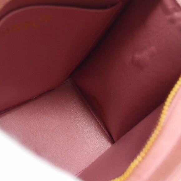 Chanel Pink Lambskin Handbag - Picture 3 of 10